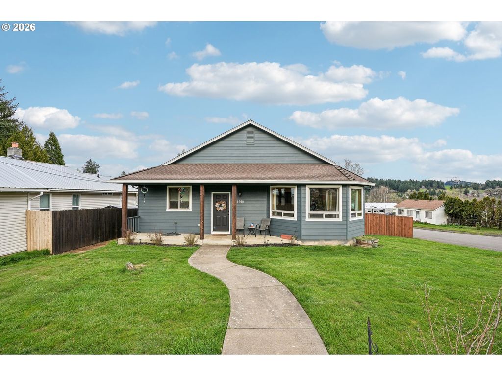 Image 1 of property listing at 1590 Sw HILL St, Dallas, OR 97338