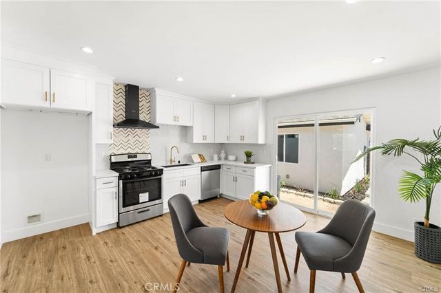 11443 11445 Saticoy Street, North Hollywood, CA 91605