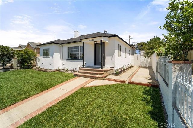 11443 11445 Saticoy Street, North Hollywood, CA 91605