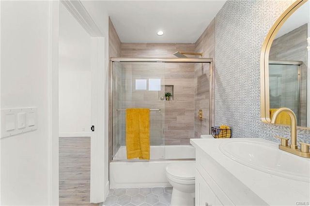 11443 11445 Saticoy Street, North Hollywood, CA 91605