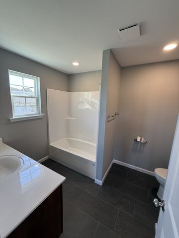 1190 Hutchins Rd, Mcminnville, TN 37110