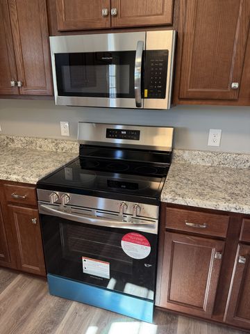 1190 Hutchins Rd, Mcminnville, TN 37110