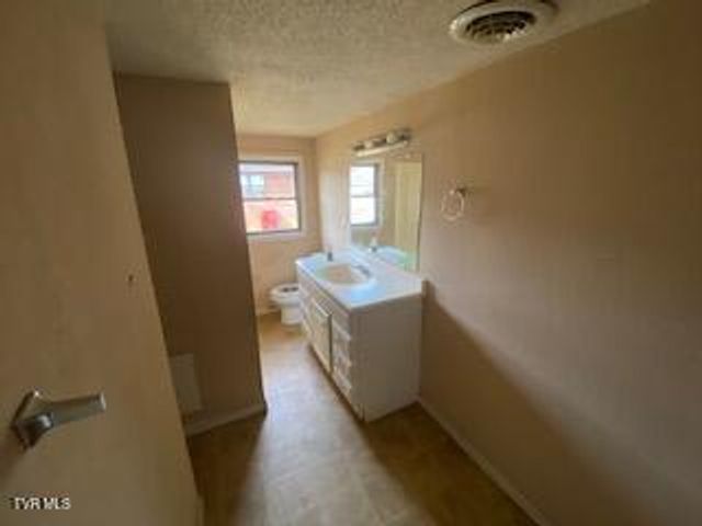 410 West 8th Avenue, Johnson City, TN 37604