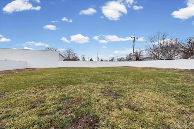 26240 Gibraltar Road, Flat Rock, MI 48134