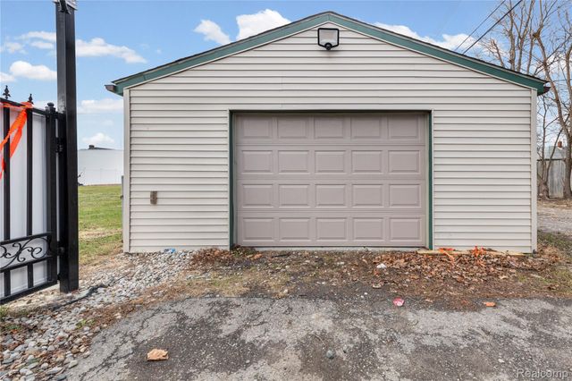 26240 Gibraltar Road, Flat Rock, MI 48134