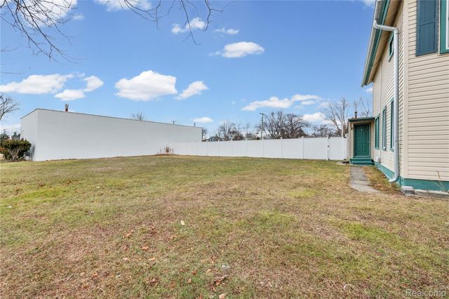 26240 Gibraltar Road, Flat Rock, MI 48134