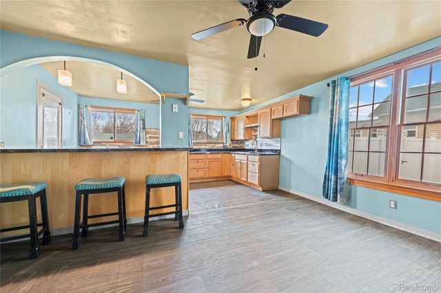 26240 Gibraltar Road, Flat Rock, MI 48134