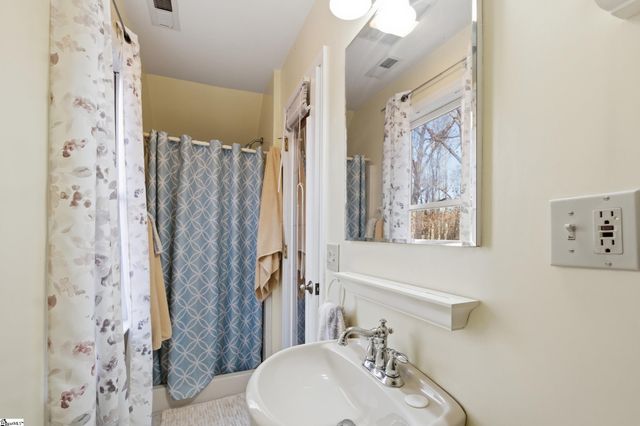 132 Deer Creek Court, Easley, SC 29642