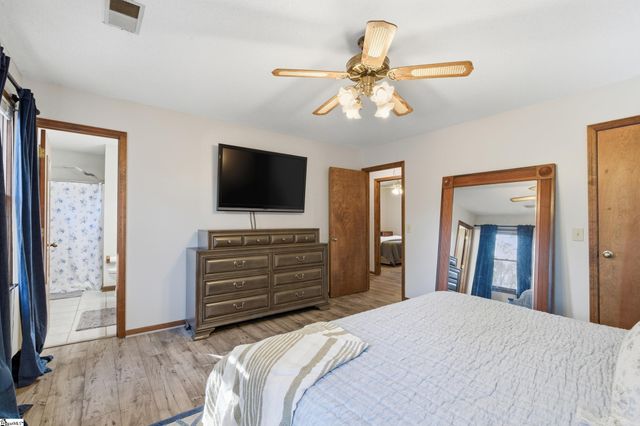 132 Deer Creek Court, Easley, SC 29642