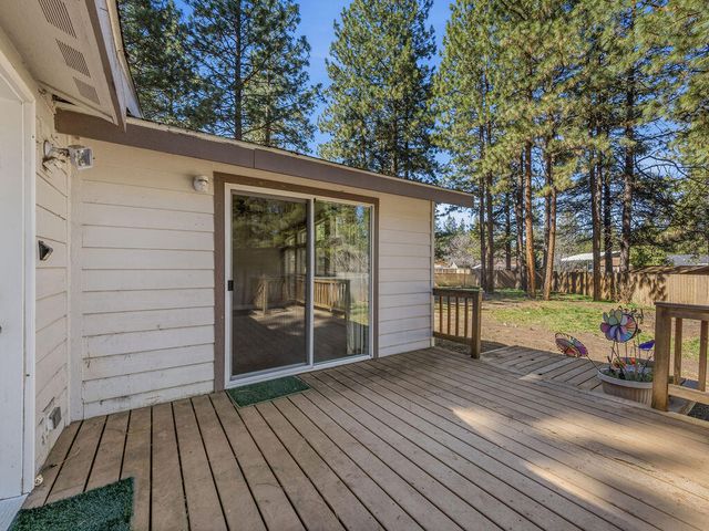 15531 Green Wing Loop, Keno, OR 97627