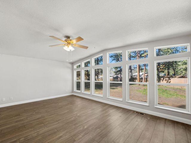 15531 Green Wing Loop, Keno, OR 97627