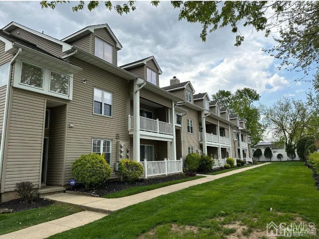 906 Montague Avenue, Iselin, NJ 08830