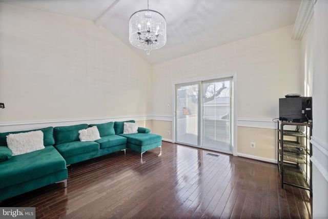 7902 BRIDGE AVE, Baltimore, MD 21237