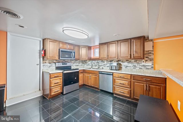 7902 BRIDGE AVE, Baltimore, MD 21237