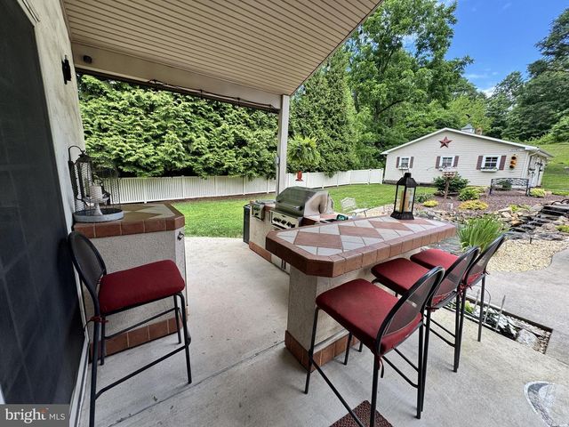 2540 HOPEWELL RD, Elverson, PA 19520