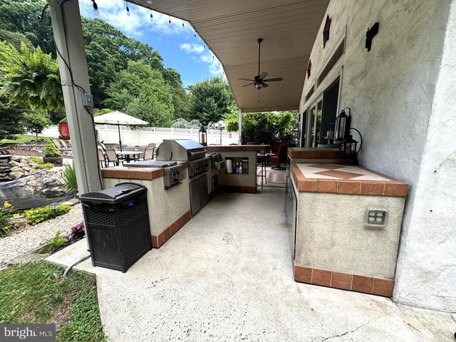 2540 HOPEWELL RD, Elverson, PA 19520