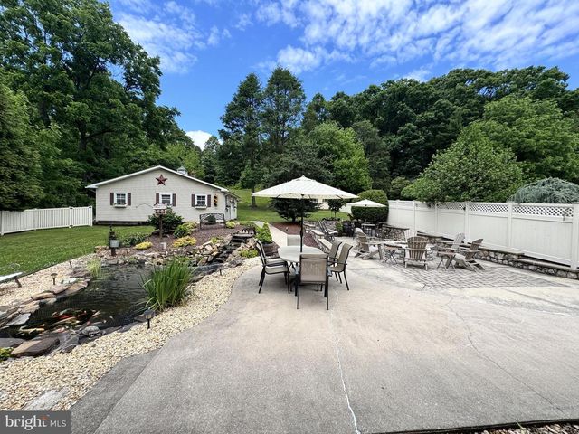 2540 HOPEWELL RD, Elverson, PA 19520