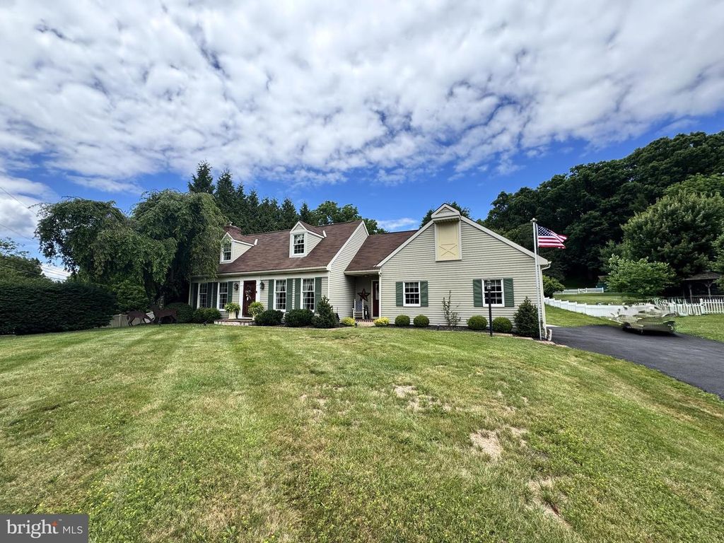 2540 HOPEWELL RD, Elverson, PA 19520