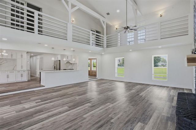 143 E Park Manor Drive, Lake Charles, LA 70611