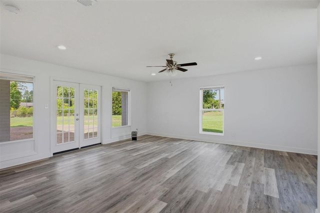 143 E Park Manor Drive, Lake Charles, LA 70611