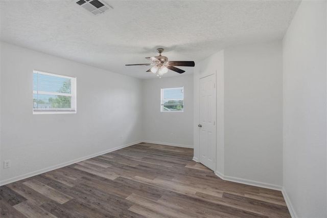 143 E Park Manor Drive, Lake Charles, LA 70611