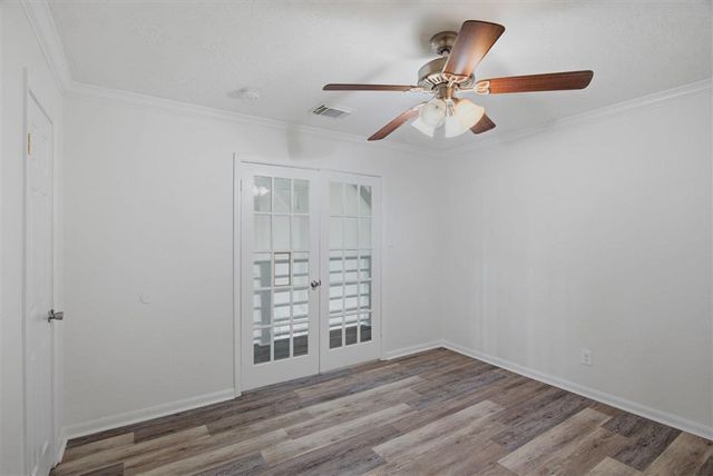 143 E Park Manor Drive, Lake Charles, LA 70611
