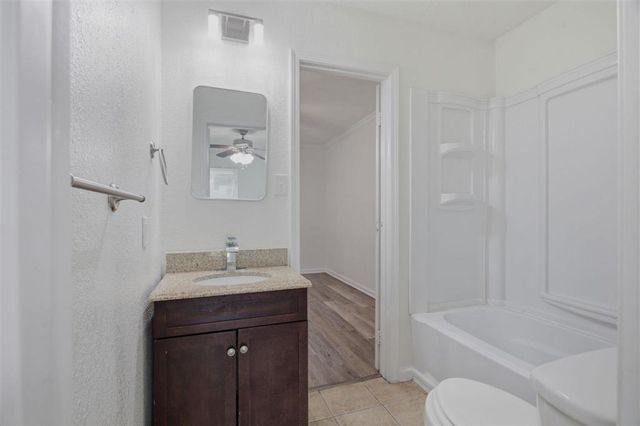 143 E Park Manor Drive, Lake Charles, LA 70611