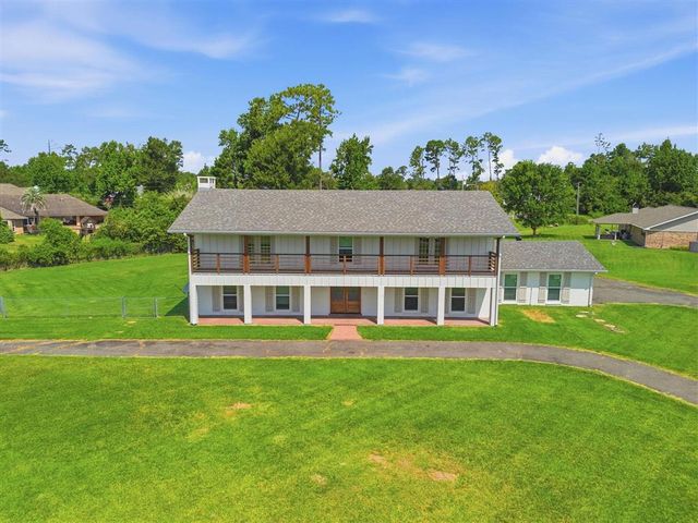 143 E Park Manor Drive, Lake Charles, LA 70611