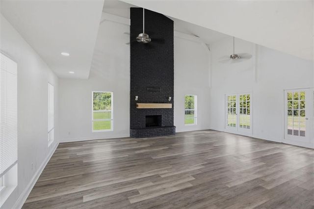 143 E Park Manor Drive, Lake Charles, LA 70611