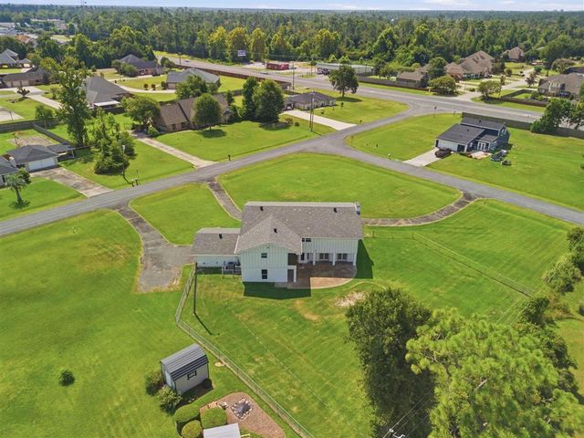 143 E Park Manor Drive, Lake Charles, LA 70611