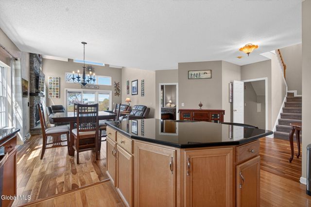 19 Empire Circle, East Greenbush, NY 12144