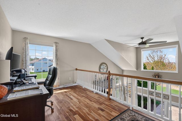 19 Empire Circle, East Greenbush, NY 12144