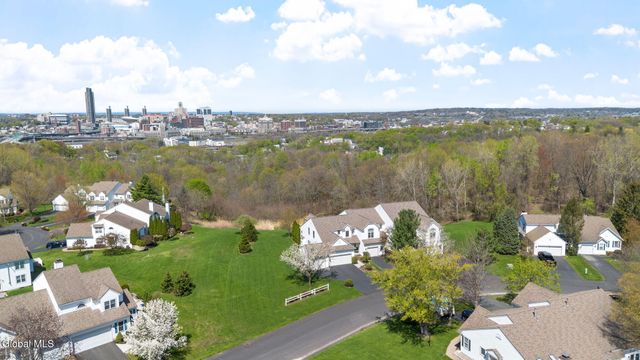 19 Empire Circle, East Greenbush, NY 12144