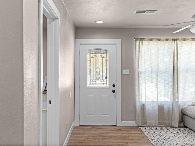 638 Bethpage Avenue, Dallas, TX 75217