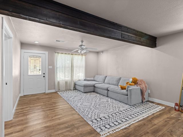 638 Bethpage Avenue, Dallas, TX 75217