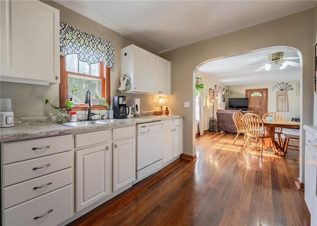 700 Washington Street, Thorp, WI 54771