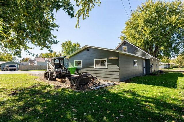 700 Washington Street, Thorp, WI 54771