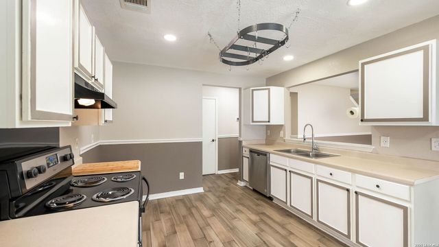 422 Centro Hermosa, San Antonio, TX 78245