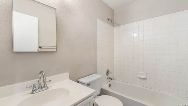 422 Centro Hermosa, San Antonio, TX 78245