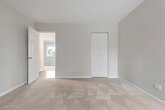 6855 Dove Avenue, Woodridge, IL 60517