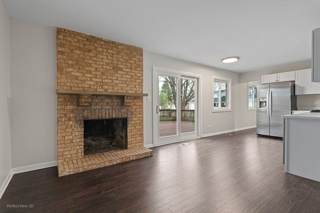 6855 Dove Avenue, Woodridge, IL 60517