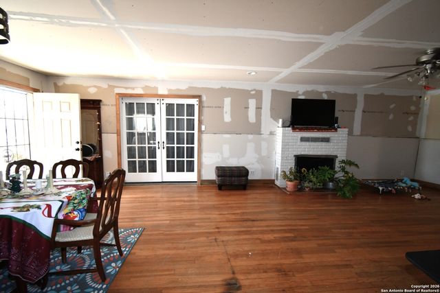 411 E Ansley, San Antonio, TX 78221