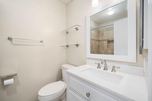 4918 Valley View Drive, La Porte, TX 77571