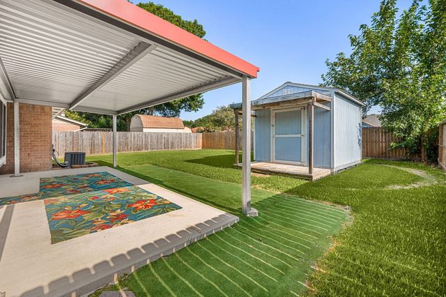 4918 Valley View Drive, La Porte, TX 77571