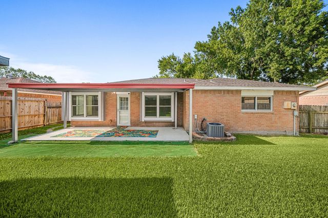 4918 Valley View Drive, La Porte, TX 77571