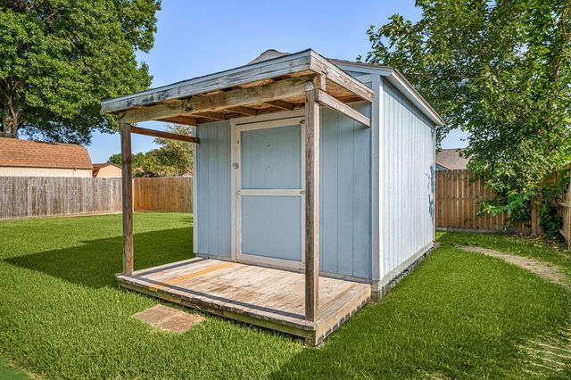 4918 Valley View Drive, La Porte, TX 77571