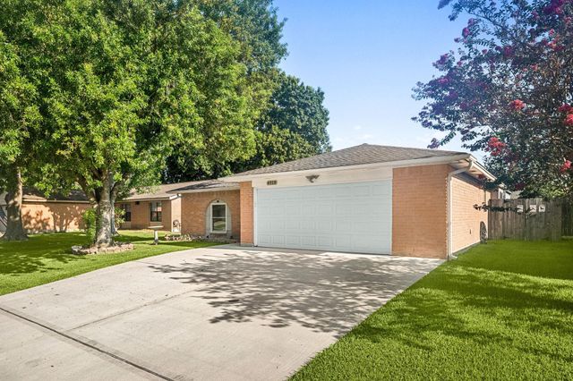4918 Valley View Drive, La Porte, TX 77571