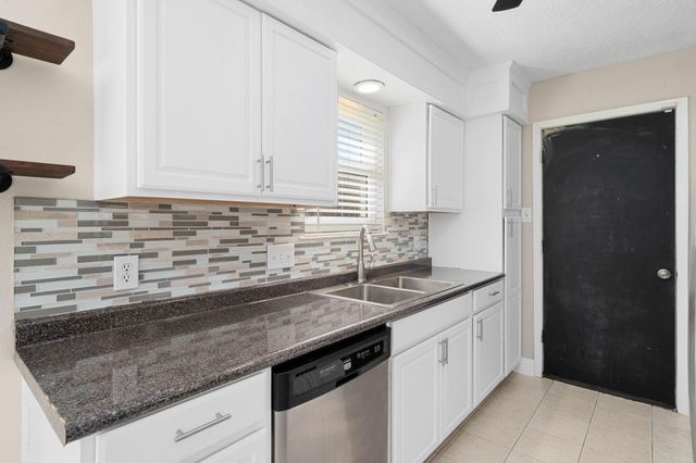 4918 Valley View Drive, La Porte, TX 77571