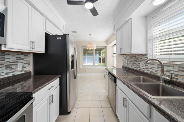 4918 Valley View Drive, La Porte, TX 77571