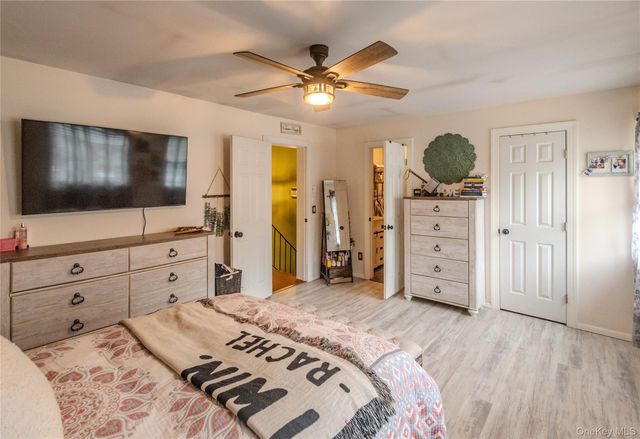 6702 Chelsea Cove N, Hopewell Junction, NY 12533